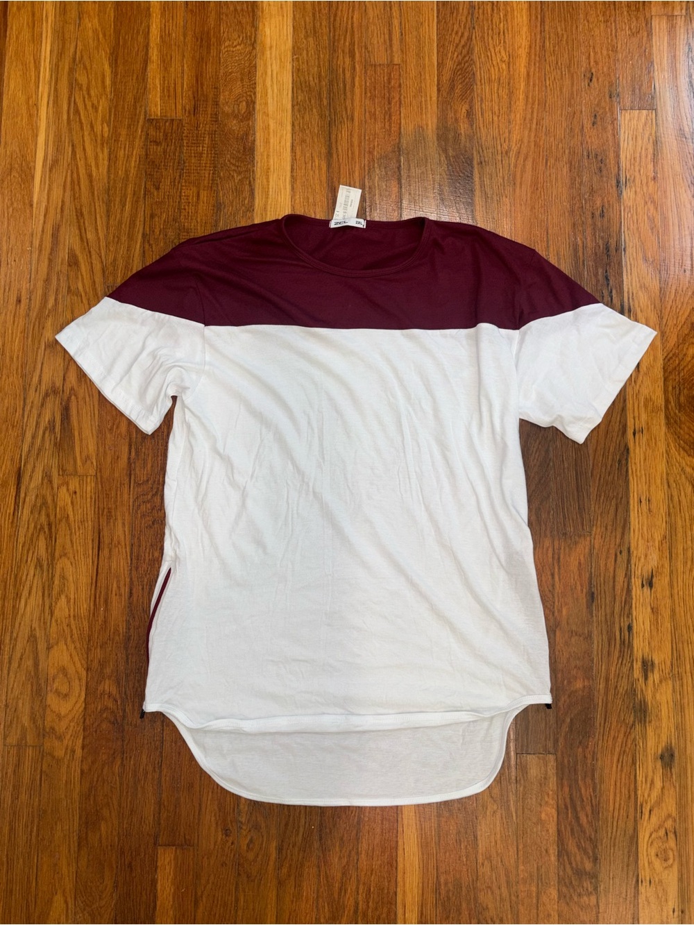 New ZCL Men's Colorblock Crew Neck Shirt in Maroon and White Sz:2XL